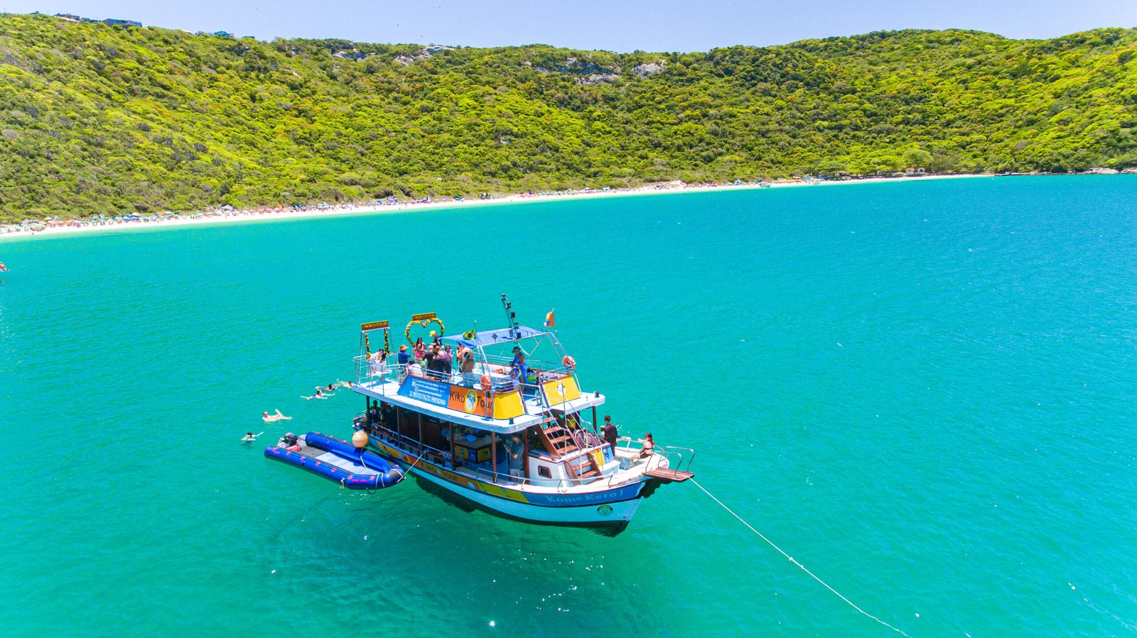 Passeio de barco em Arraial do Cabo com a Kiko Tour